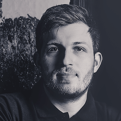 Lamb knuckle (sous-vide) with carrot-celery puree and glazed onions 