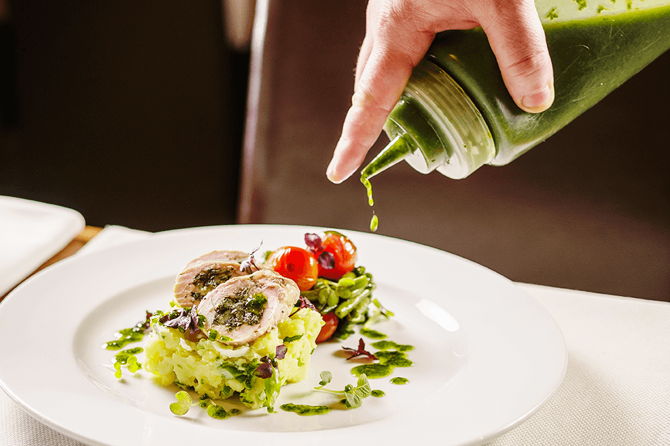 Rabbit leg stuffed with bear garlic